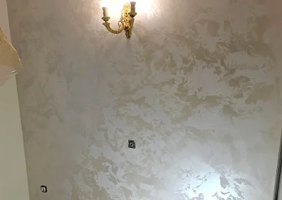 Zid obrađen San Marco tehnikom s refleksijom svjetla